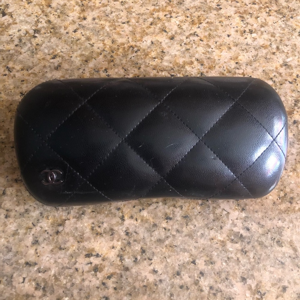 Chanel Black Oval Sunglasses - Picture 5 of 9